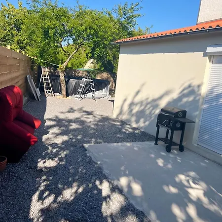 Confortable à Rezé, 30 M², Terrasse